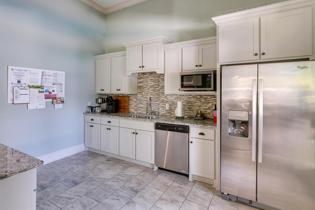 Luxe Jekyll Island Home With Beach And Pool Access Ngoại thất bức ảnh